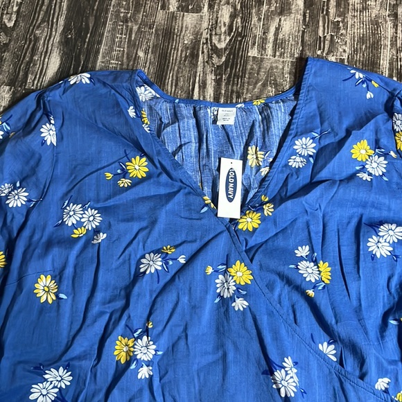 Old Navy Front Tie Top - Picture 2 of 8